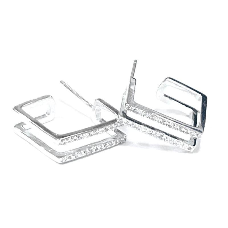BRINCO ARGOLA CRAVE QUADRADA