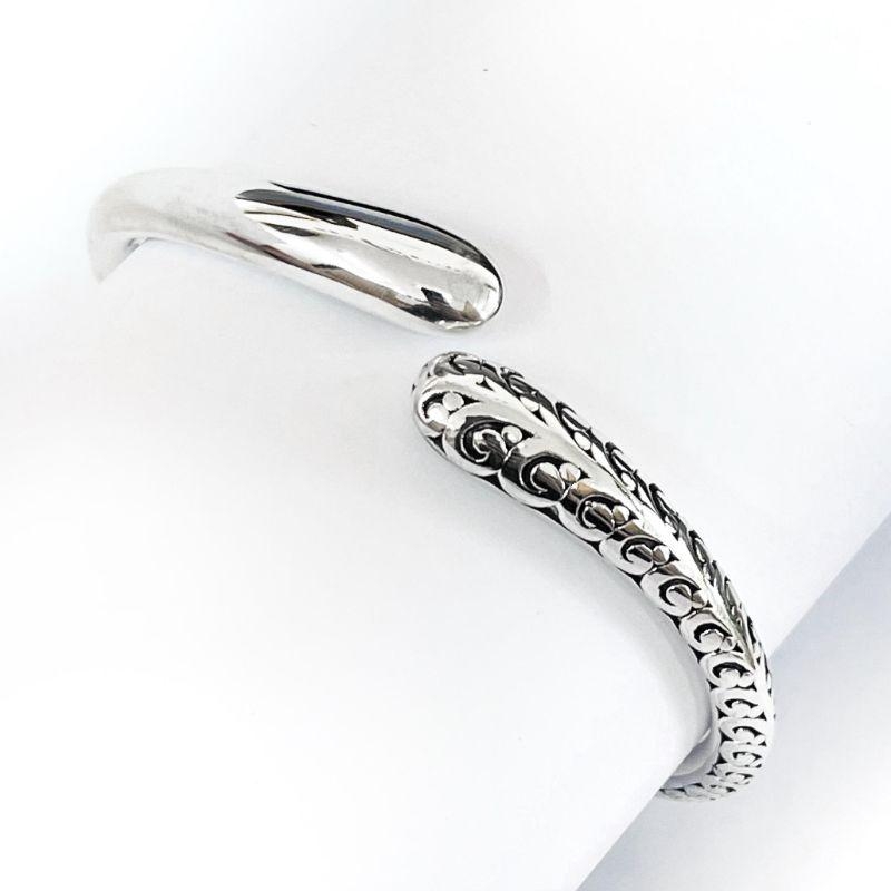 BRACELETE MEIO TRABALHADO ELETRO