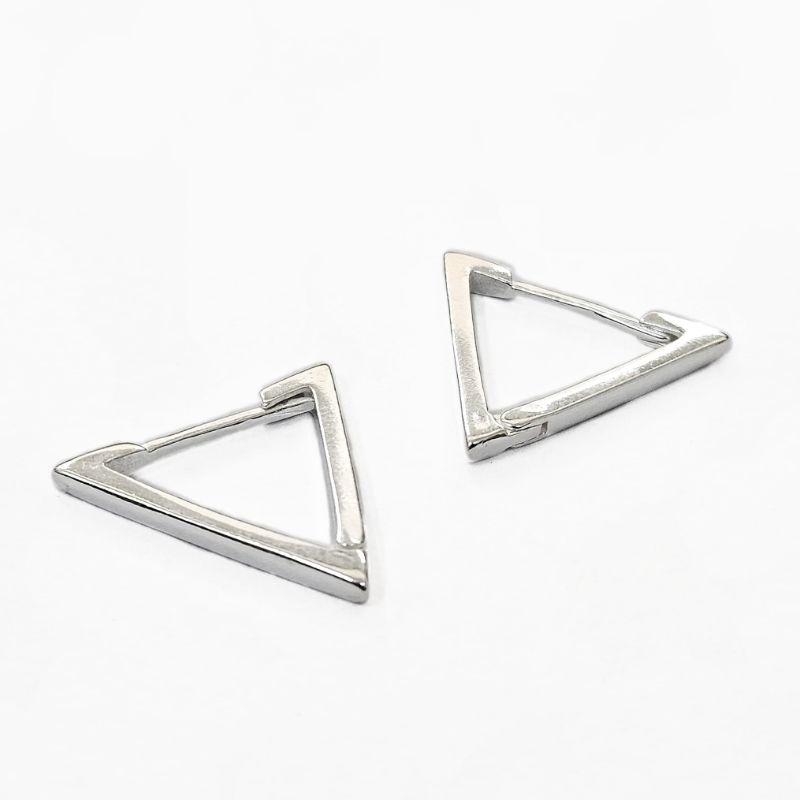 BRINCO ARGOLA TRIANGULO PRATA
